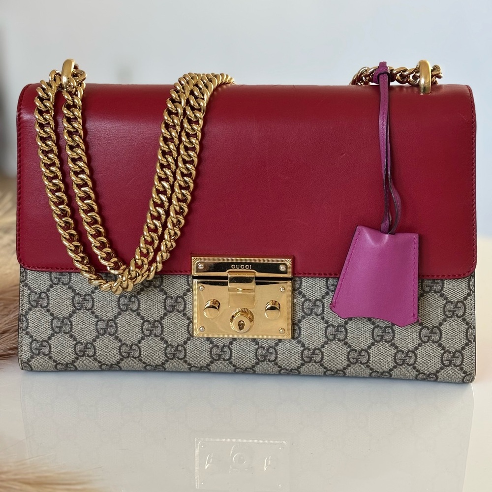 GUCCI GG Supreme Padlock Chain Bag